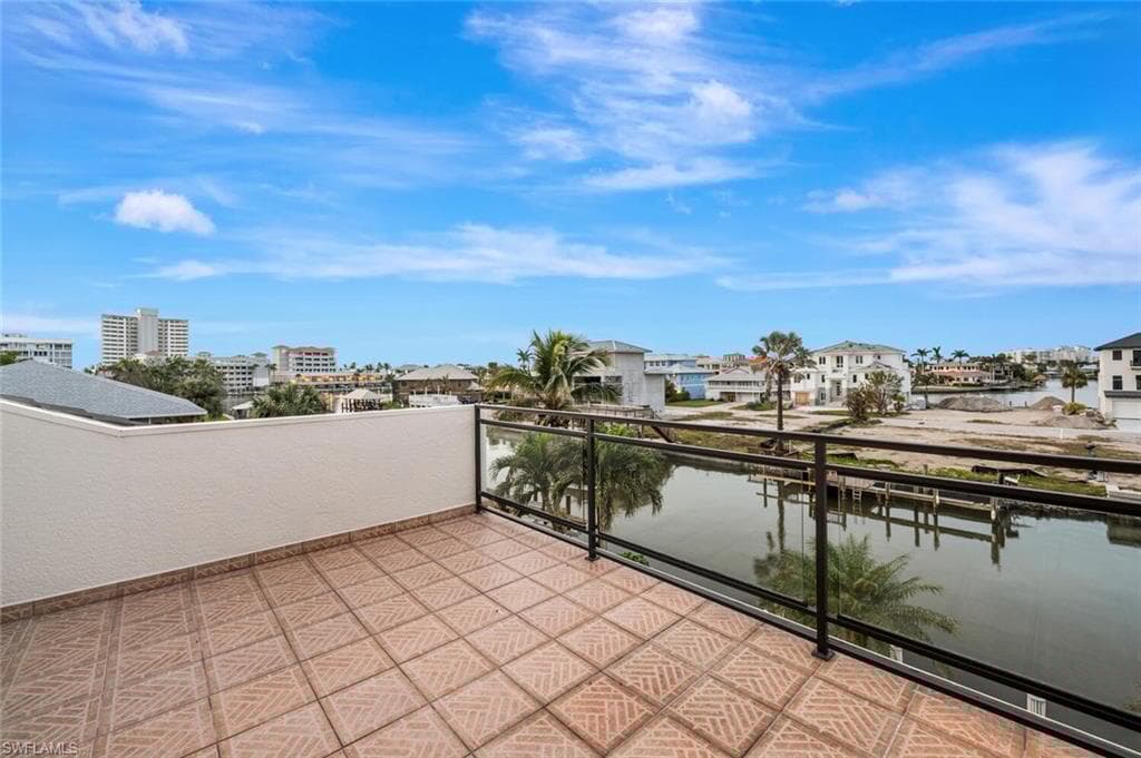 319 Lagoon Ave, Naples, FL 34108-40
