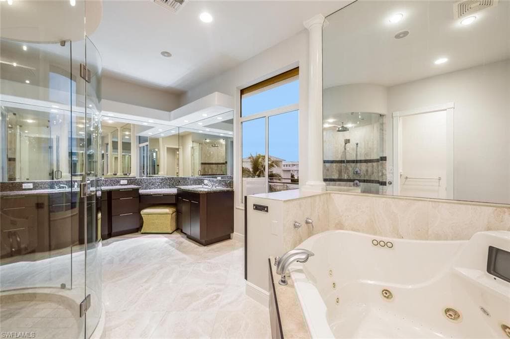 319 Lagoon Ave, Naples, FL 34108-41