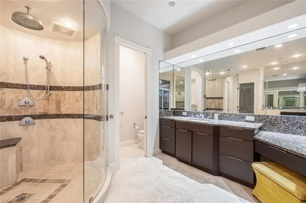 319 Lagoon Ave, Naples, FL 34108-42