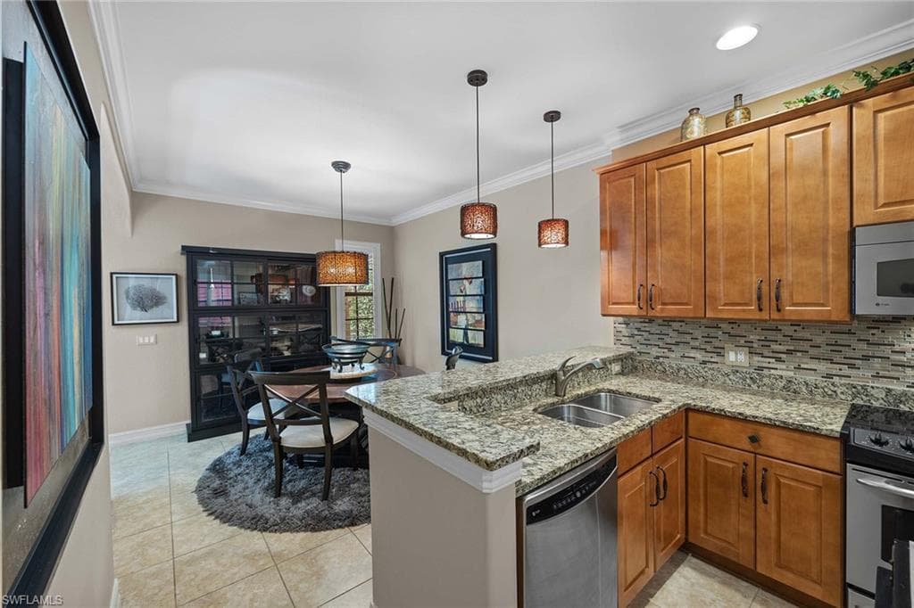 9106 Chula Vista St 115, Naples, FL 34113-15