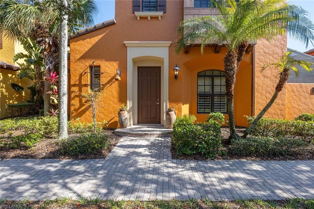 9106 Chula Vista St 115, Naples, FL 34113-1