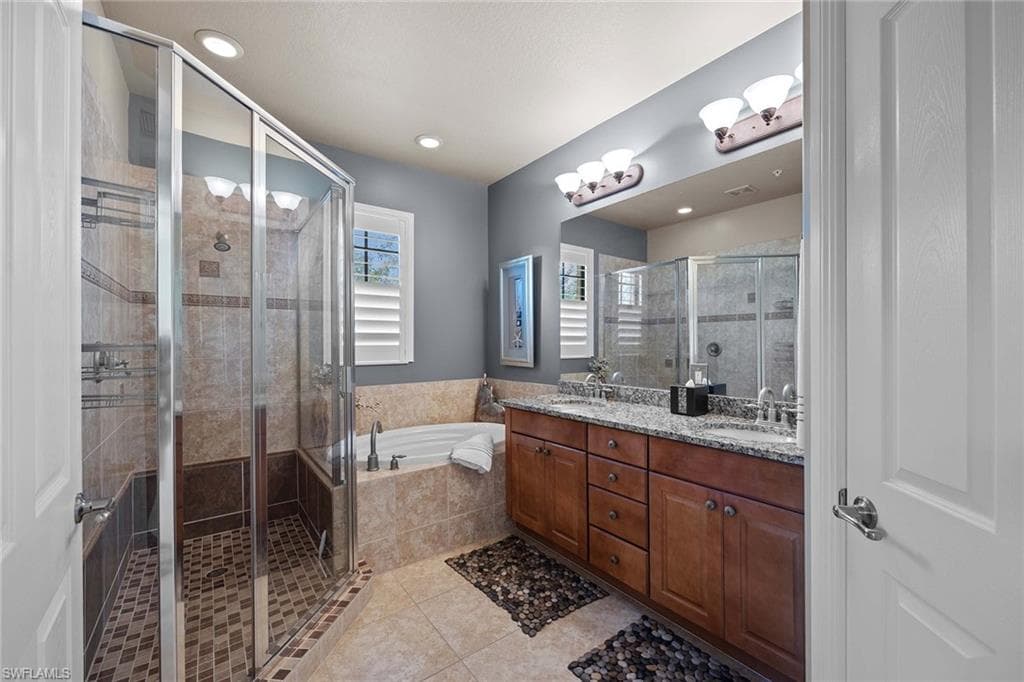 9106 Chula Vista St 115, Naples, FL 34113-19