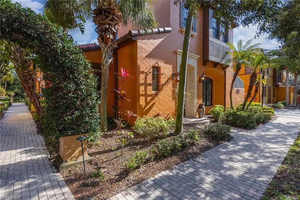 9106 Chula Vista St 115, Naples, FL 34113-4