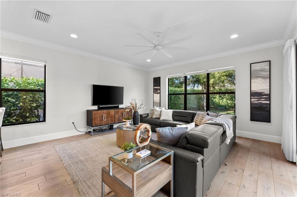 13768 Luna Dr, Naples, FL 34109-4