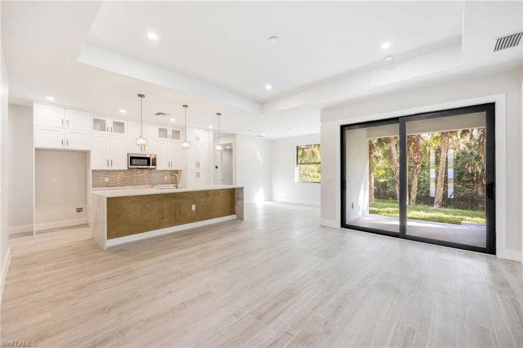 4672 25th Ave SW, Naples, FL 34116-4