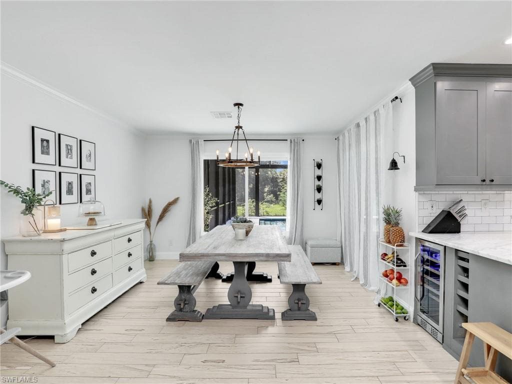 260 16th Ave NW, Naples, FL 34120-9