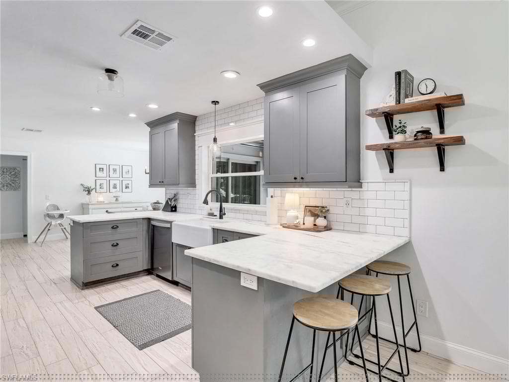 260 16th Ave NW, Naples, FL 34120-11