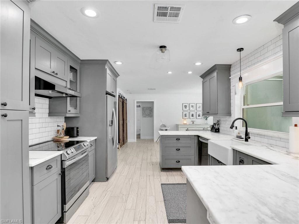 260 16th Ave NW, Naples, FL 34120-13