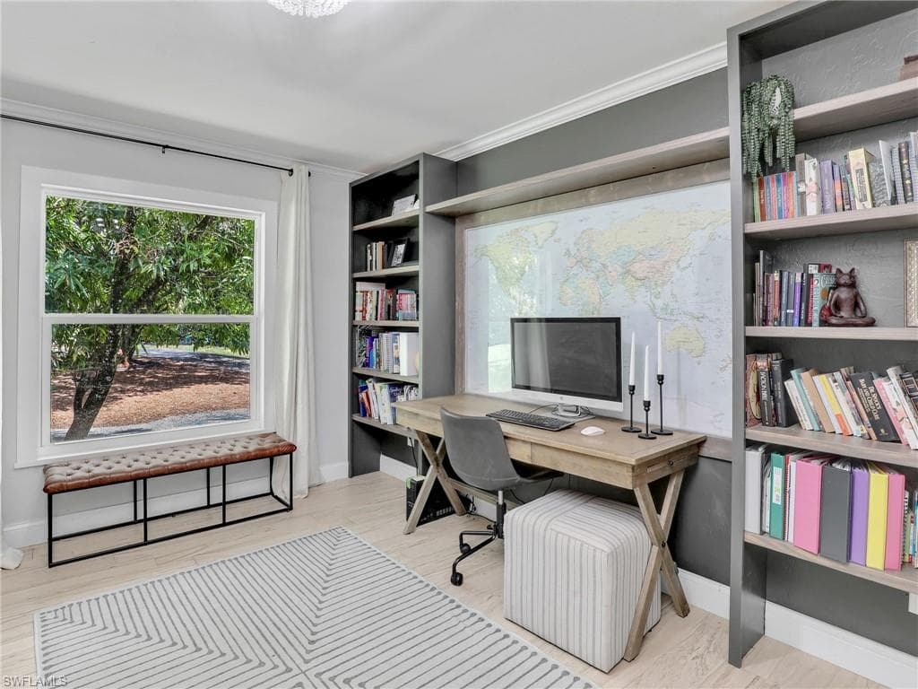 260 16th Ave NW, Naples, FL 34120-18