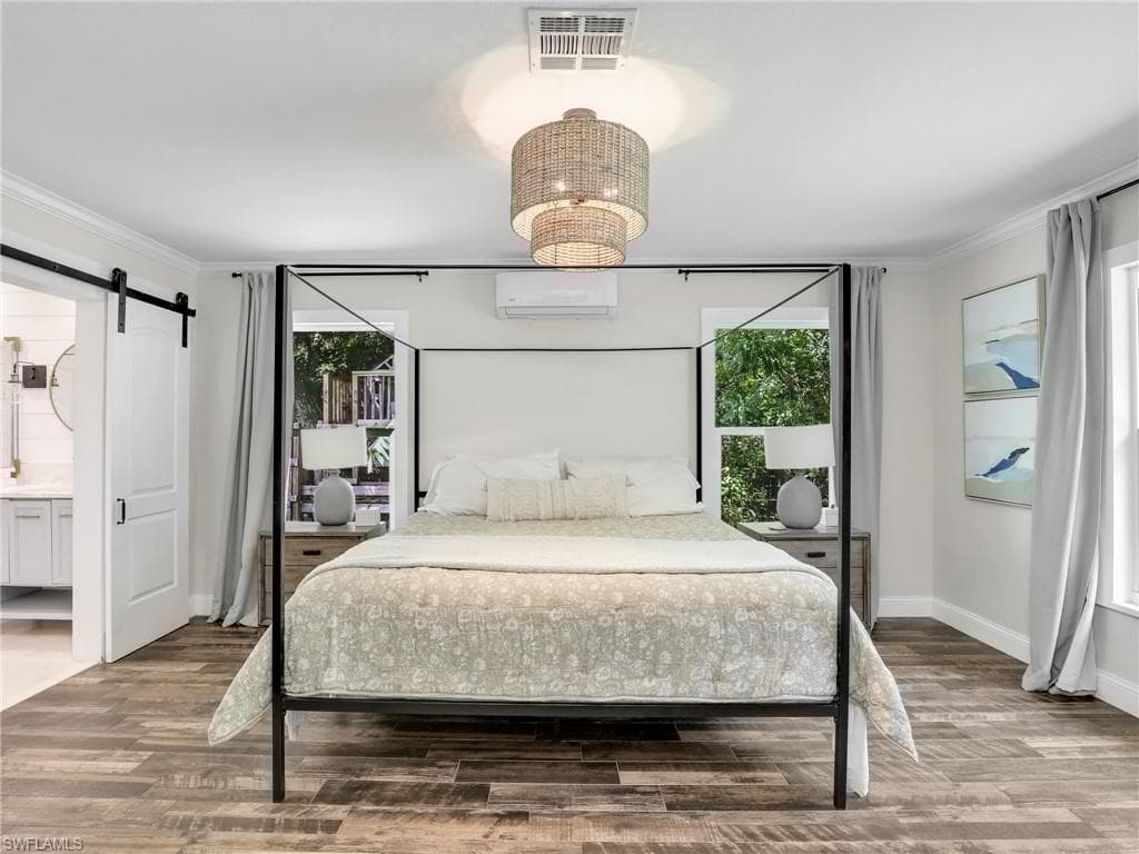 260 16th Ave NW, Naples, FL 34120-20