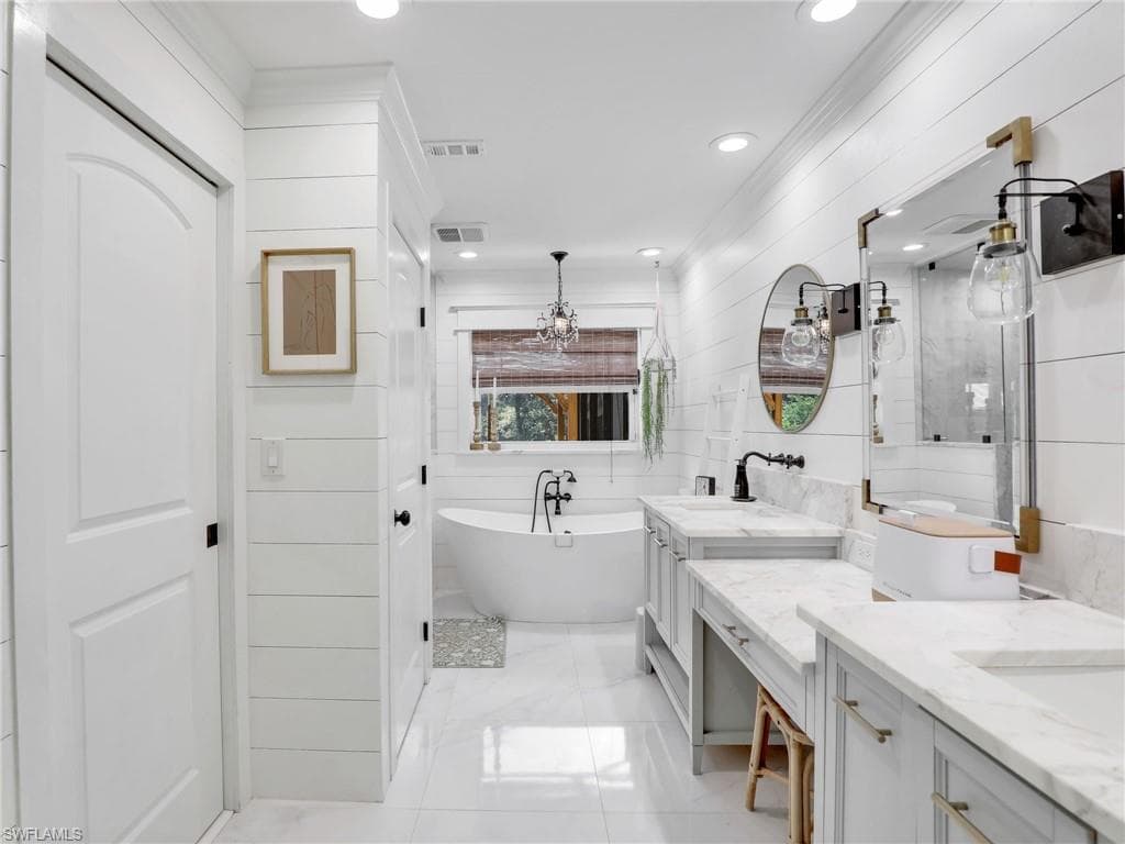 260 16th Ave NW, Naples, FL 34120-22