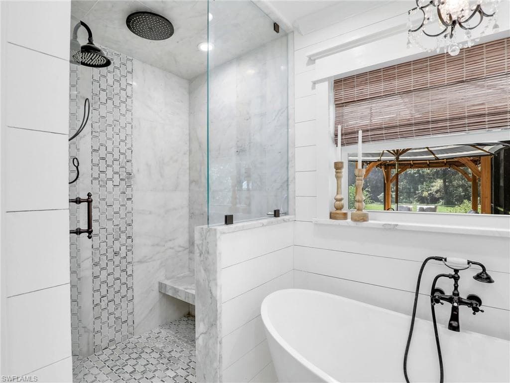 260 16th Ave NW, Naples, FL 34120-23