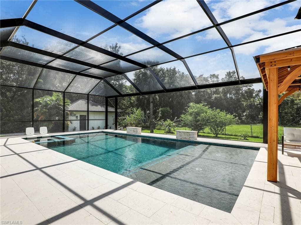 260 16th Ave NW, Naples, FL 34120-2