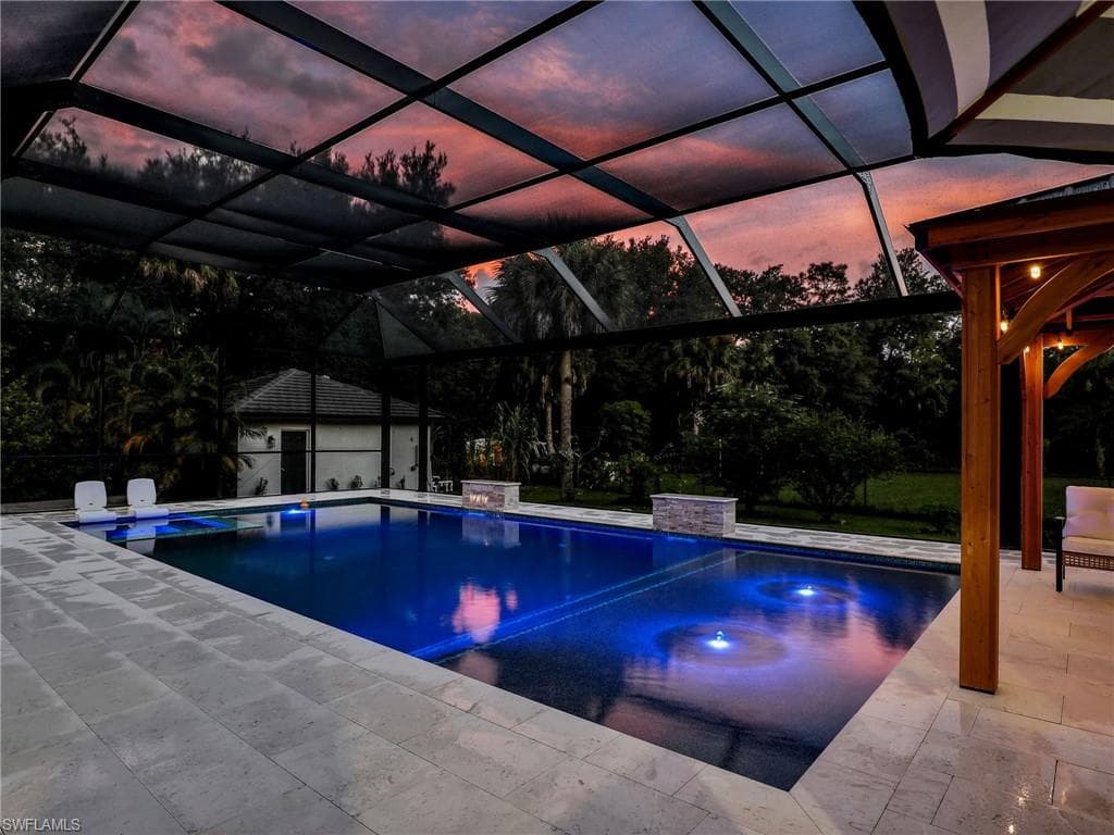 260 16th Ave NW, Naples, FL 34120-30