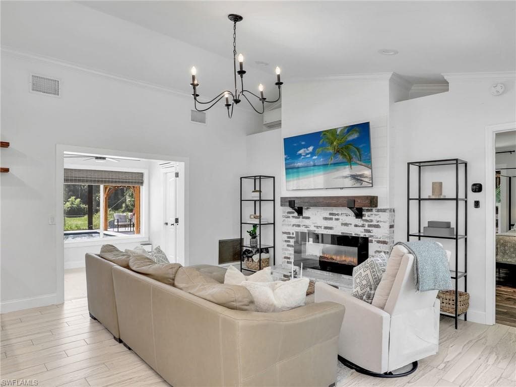 260 16th Ave NW, Naples, FL 34120-6