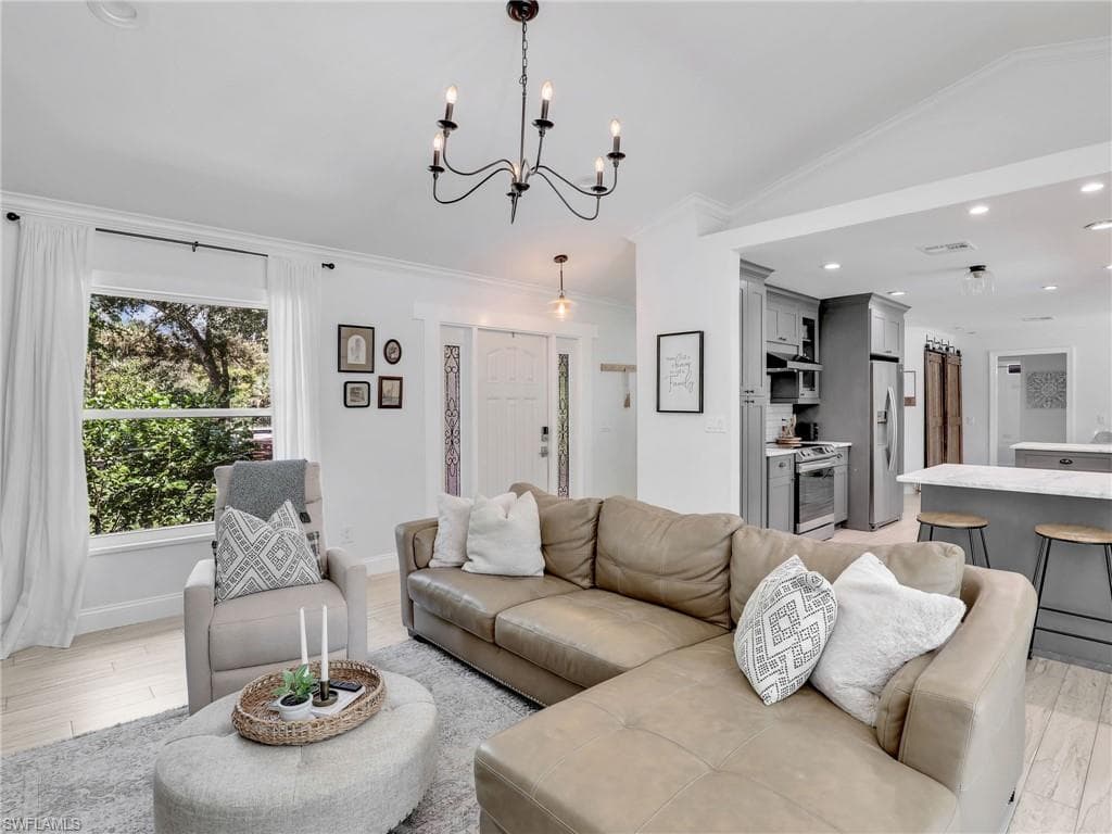 260 16th Ave NW, Naples, FL 34120-7