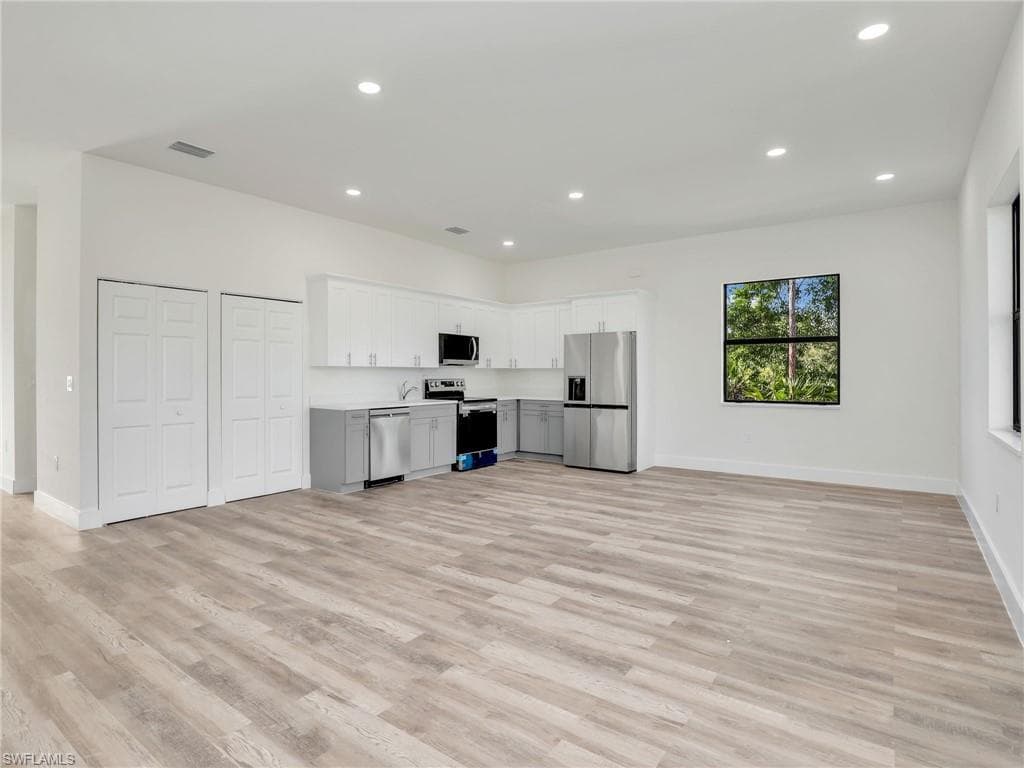 411 Eisenhower Blvd, Lehigh Acres, fl 33974-13