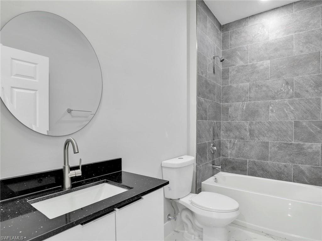 1423 20th Ter, Cape Coral, FL 33993-13