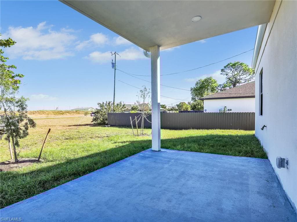 1423 20th Ter, Cape Coral, FL 33993-18