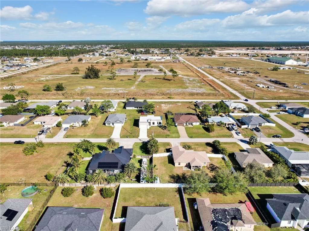 1423 20th Ter, Cape Coral, FL 33993-20