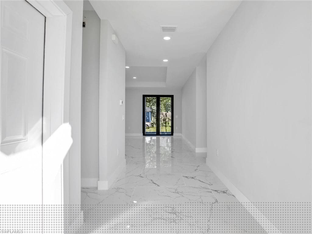 1423 20th Ter, Cape Coral, FL 33993-4