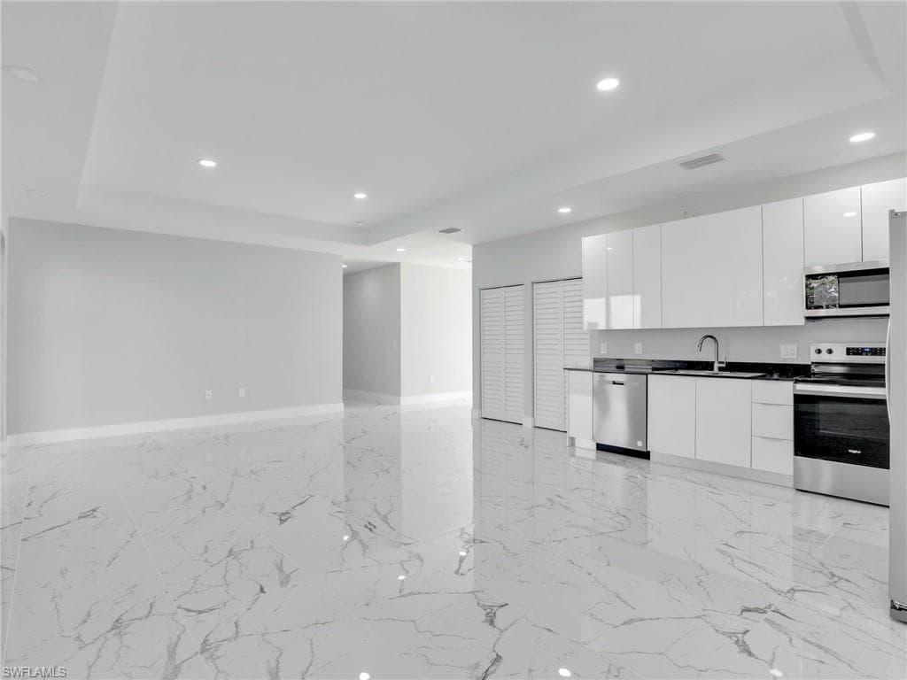 1423 20th Ter, Cape Coral, FL 33993-5