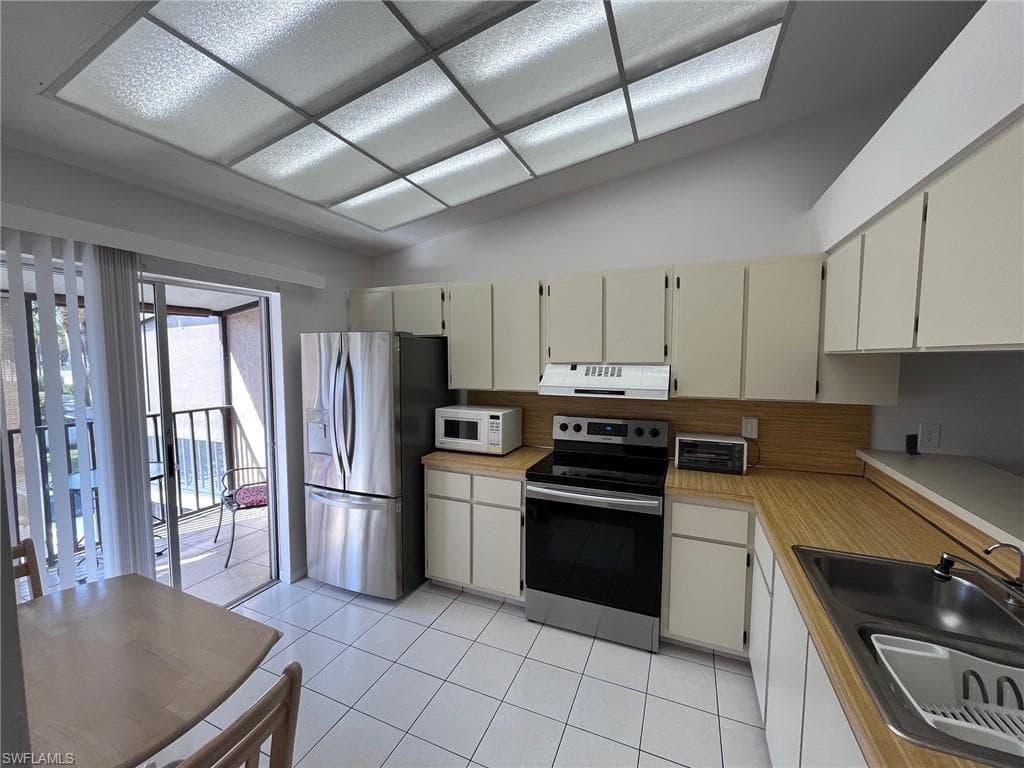 3480 Frosty Way 4, Naples, FL 34112-4