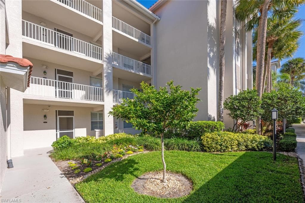 8555 Naples Heritage Dr 218, Naples, FL 34112-3