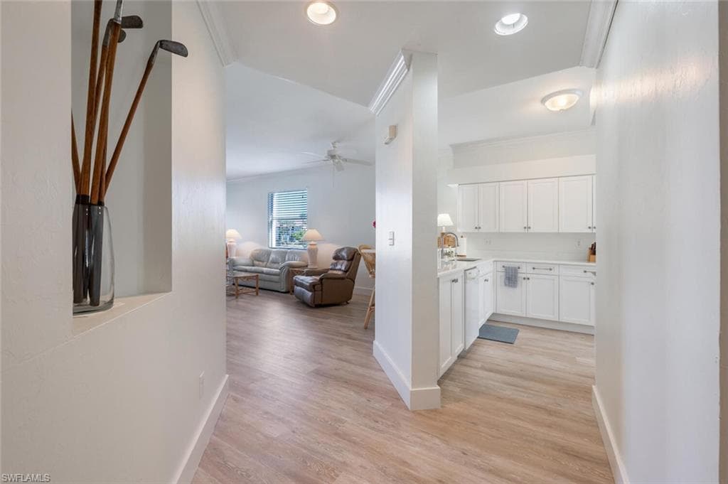 8555 Naples Heritage Dr 218, Naples, FL 34112-5