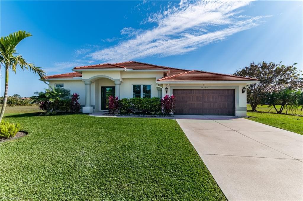 18198 Royal Hammock Blvd, Naples, FL 34114-3