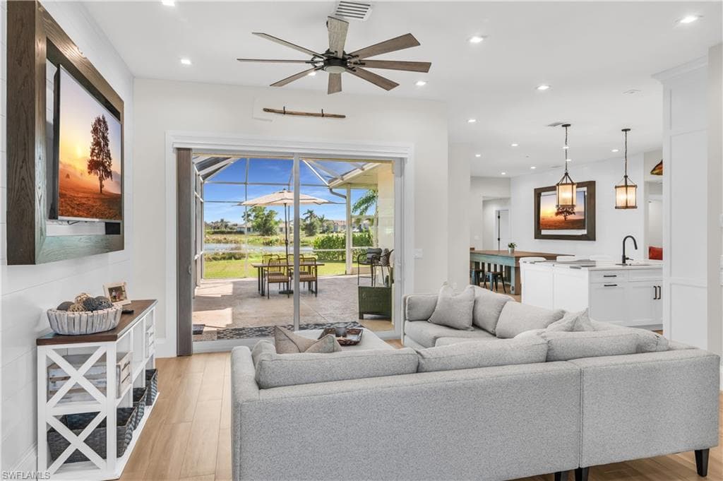 18198 Royal Hammock Blvd, Naples, FL 34114-7