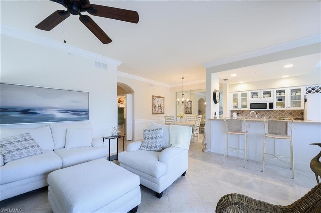 8555 Naples Heritage Dr 216, Naples, FL 34112-8