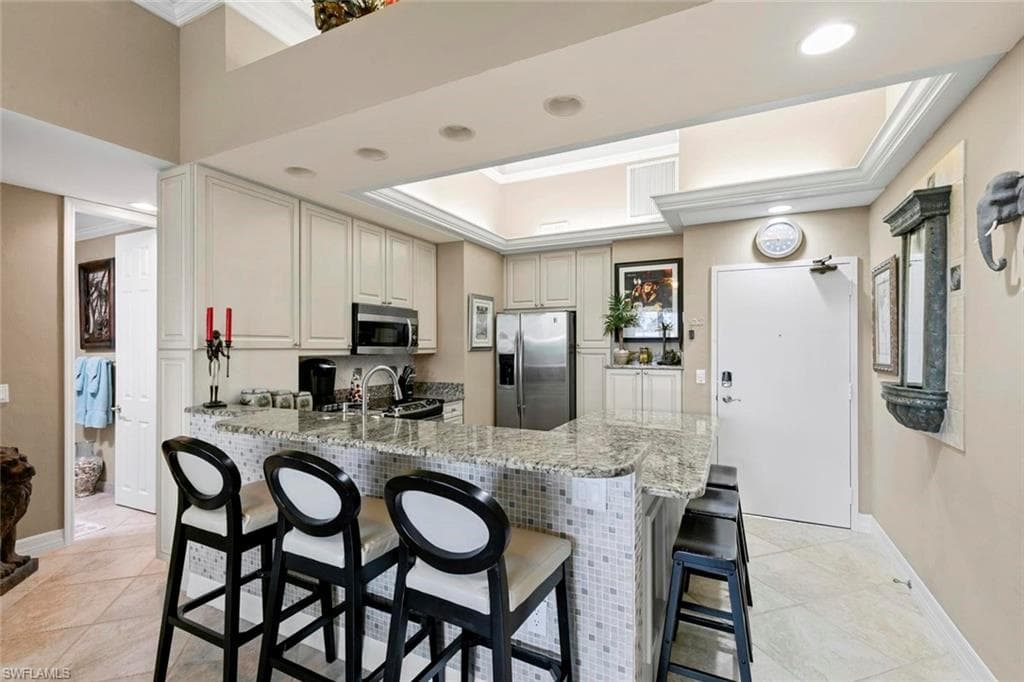 180 Seaview Ct 114, Marco Island, FL 34145-10