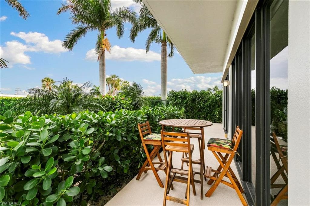 180 Seaview Ct 114, Marco Island, FL 34145-24