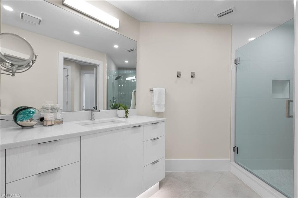 4400 Gulf Shore Blvd N 506, Naples, FL 34103-17