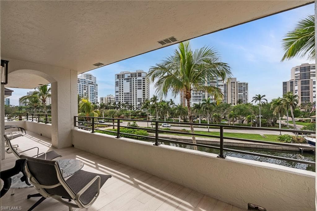 4400 Gulf Shore Blvd N 506, Naples, FL 34103-28