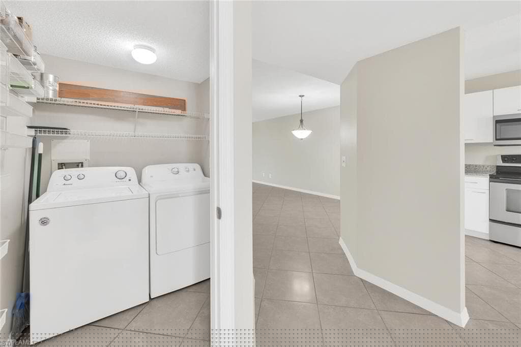 7774 Jewel Ln 103, Naples, FL 34109-10