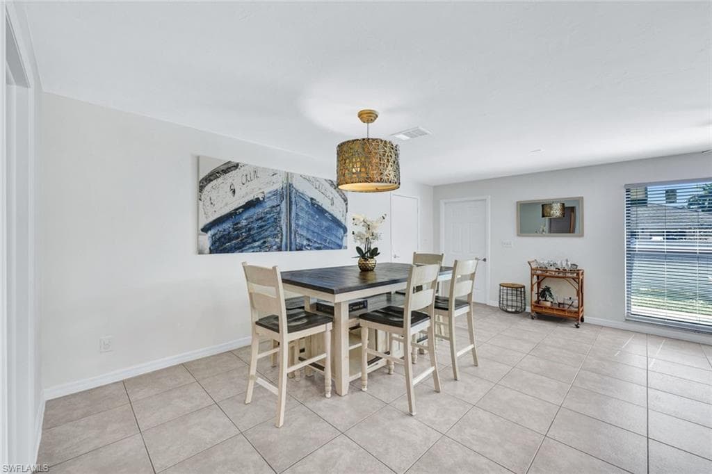 724 102nd Ave N, Naples, FL 34108-11