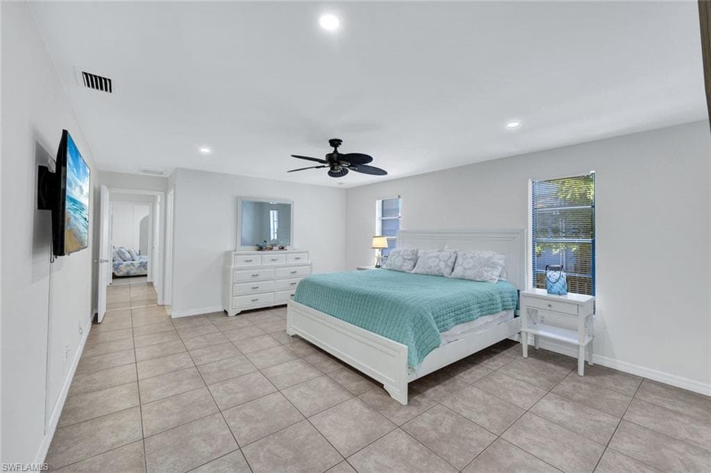 724 102nd Ave N, Naples, FL 34108-13