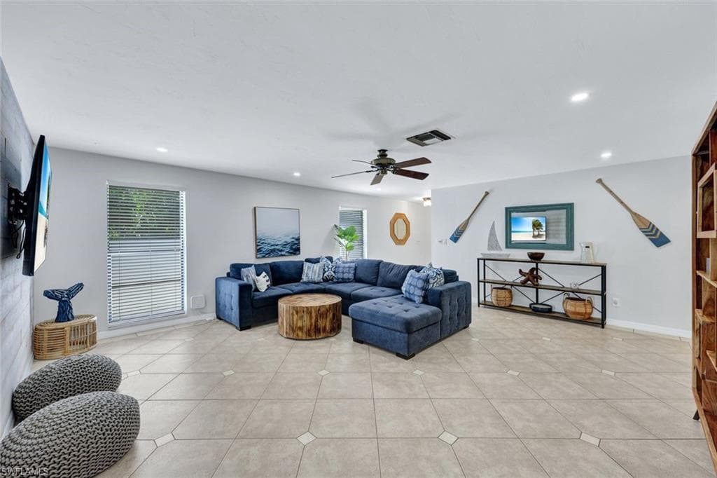 724 102nd Ave N, Naples, FL 34108-8