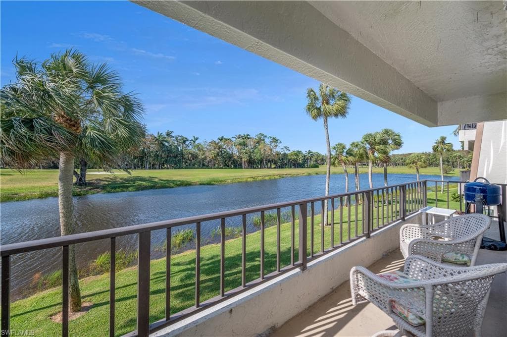 112 Wilderness Dr 224, Naples, FL 34105-17