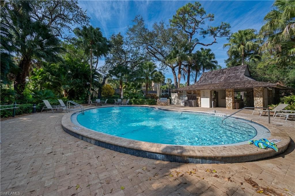 112 Wilderness Dr 224, Naples, FL 34105-18