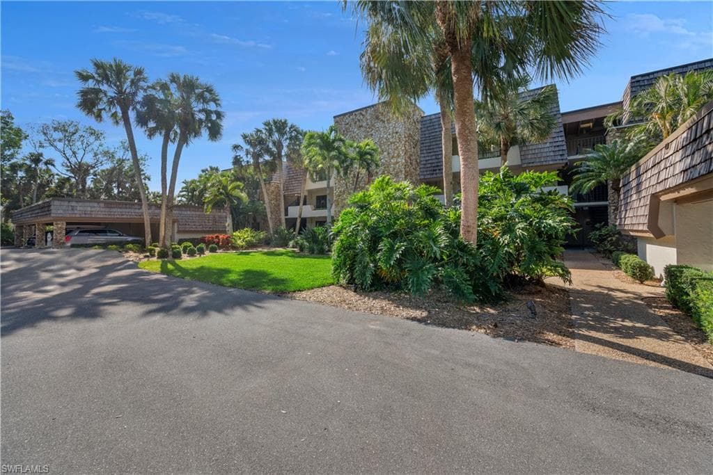 112 Wilderness Dr 224, Naples, FL 34105-19