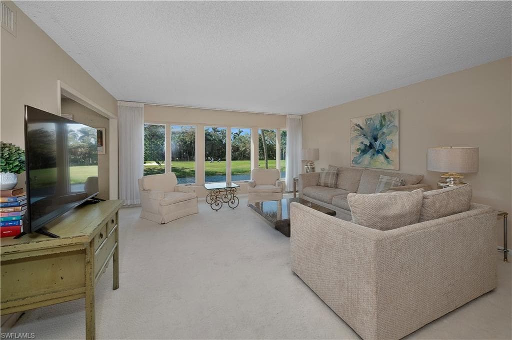 112 Wilderness Dr 224, Naples, FL 34105-4