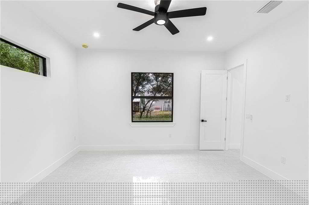3221 Vera Ct, Lehigh Acres, FL 33976-32
