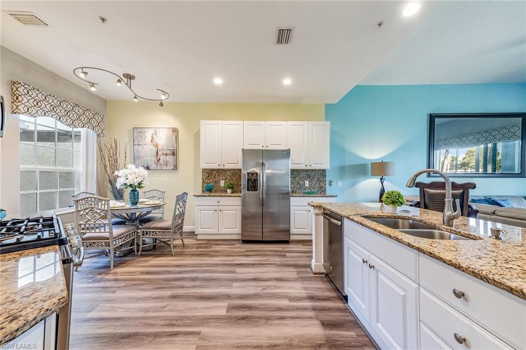 9275 Museo Cir 103, Naples, FL 34114-8