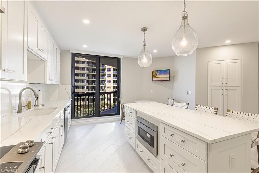 220 Collier Blvd 406, Marco Island, FL 34145-14