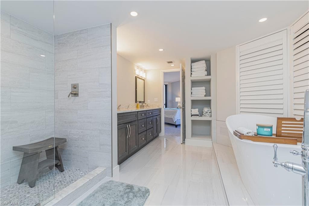 220 Collier Blvd 406, Marco Island, FL 34145-26