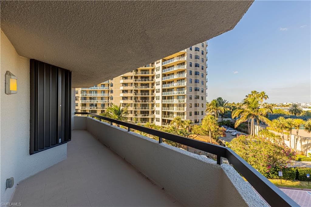 220 Collier Blvd 406, Marco Island, FL 34145-40