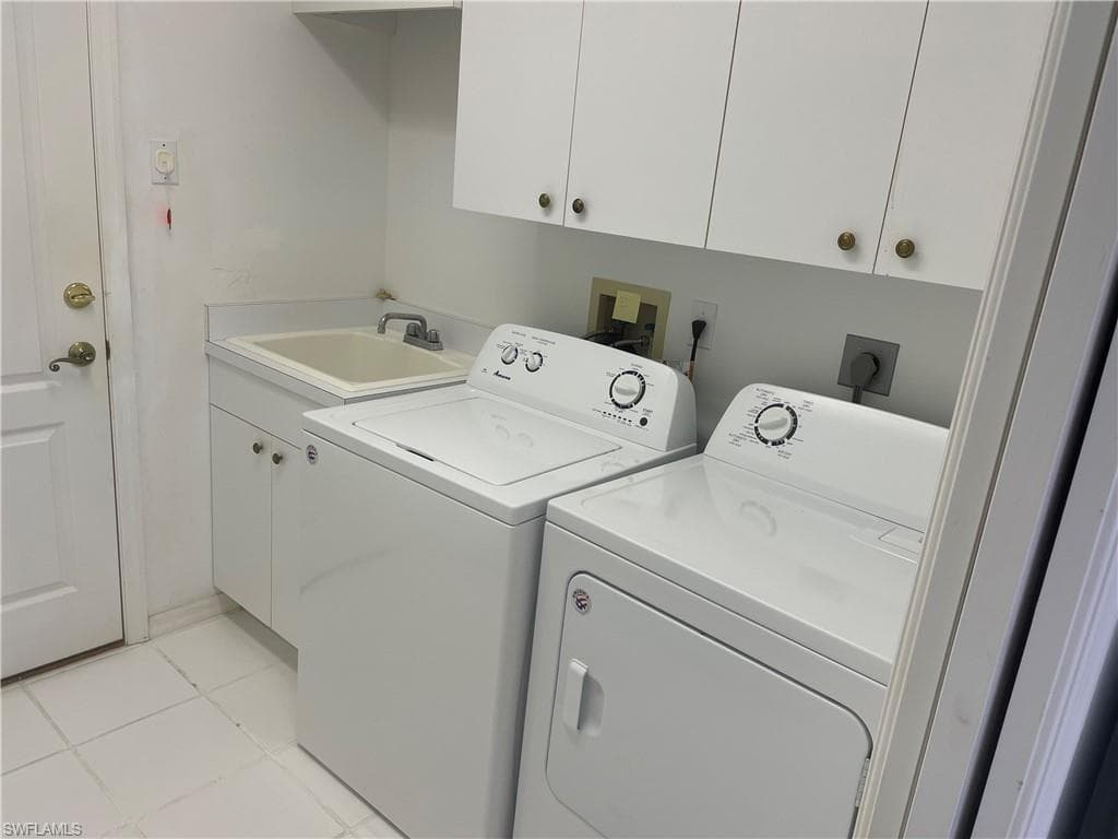 926 Marble Dr, Naples, FL 34104-15